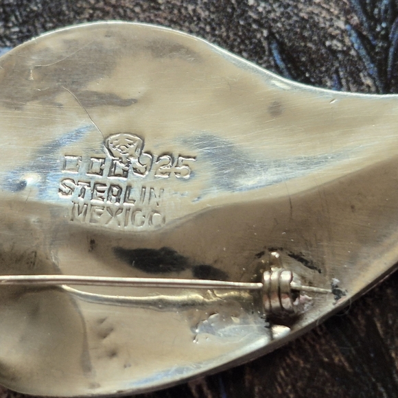 Iridescent Abalone Shell Leaf Brooch - Picture 6 of 7